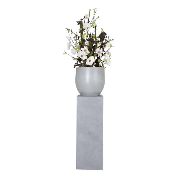 Betonnen Pot Witte bloemen hoge zuil | Decoratietakken