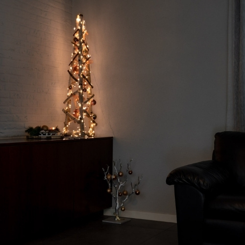 3D-kerstboom-van-takken-met-zilver-kerstboompje-Decoratietakken