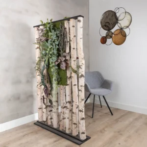 Berken Roomdivider Esben Met zwarte voet en kunstplantdecoratie