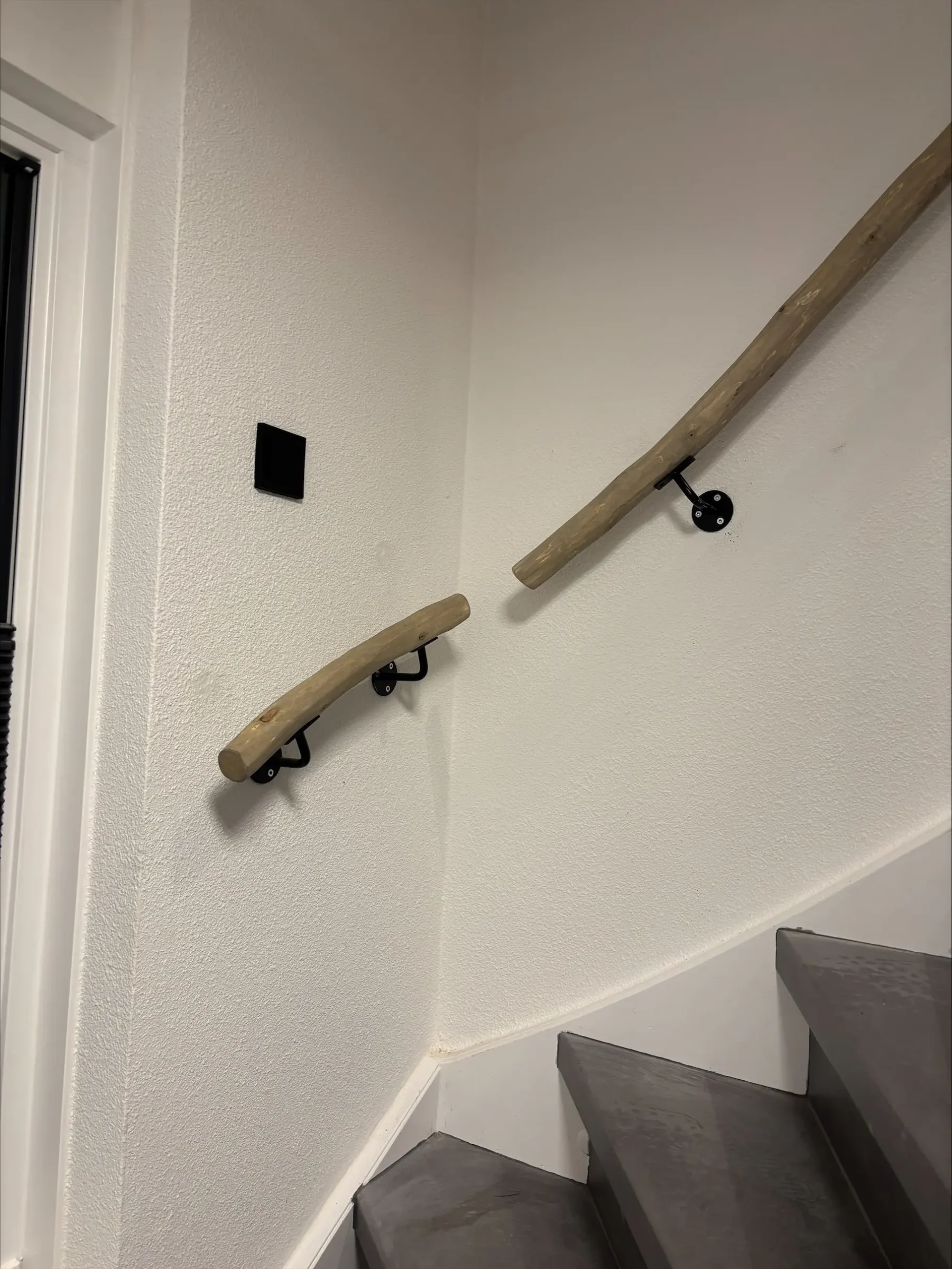 Boomstam Trapleuning Grey