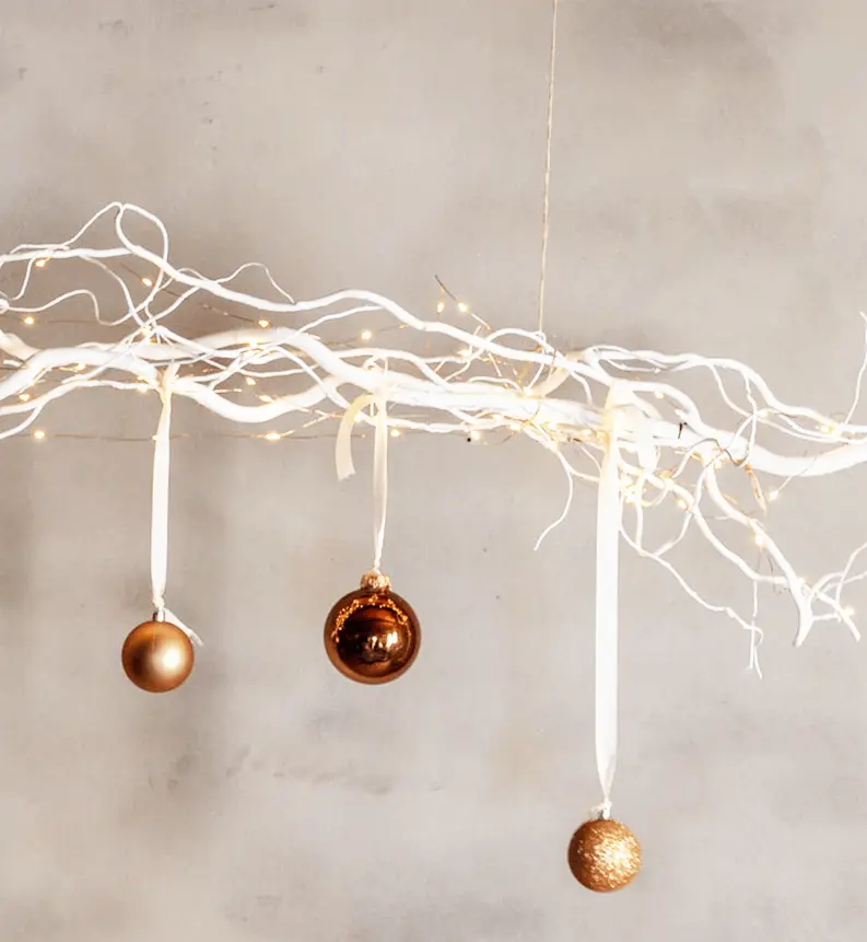 Detail guirlande wilg wit