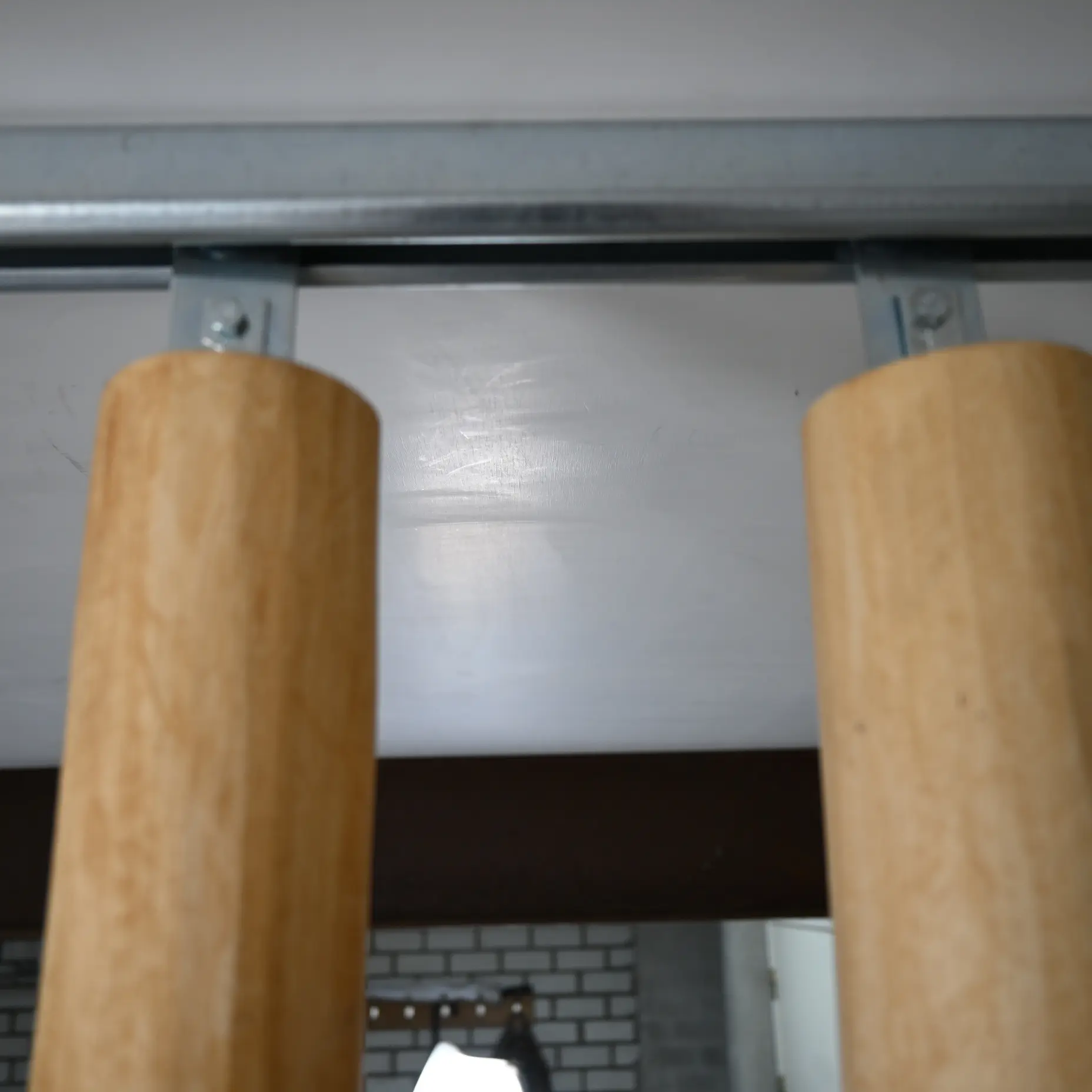 Naturel stam aan ophangrail (3)