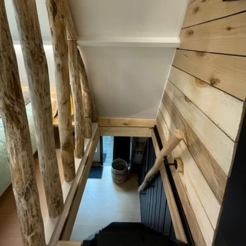 Naturel-trapleuning-en-geschuurde-stammen-Decoratietakken