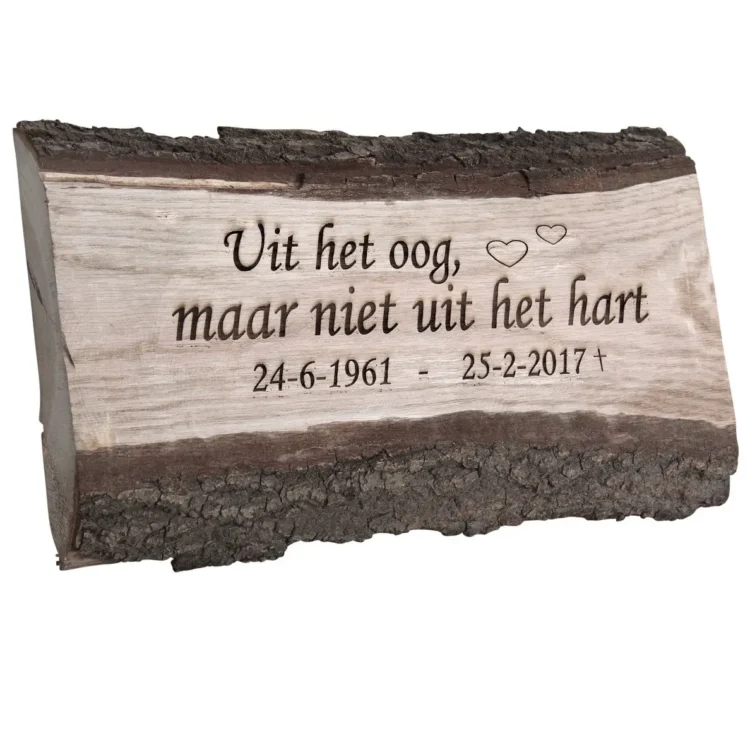 Plank met bast met tekst