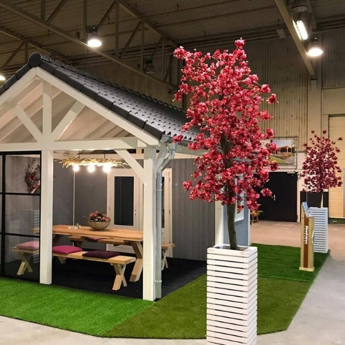 Rode-bloesemboom-op-beurs-Decoratietakken