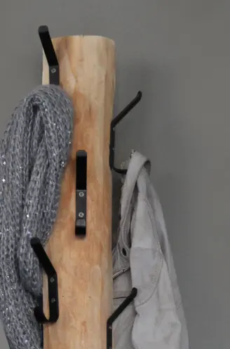 Staande boomstam Kapstok Ruben Zwarte metalen haken Met voet 165cm (6)