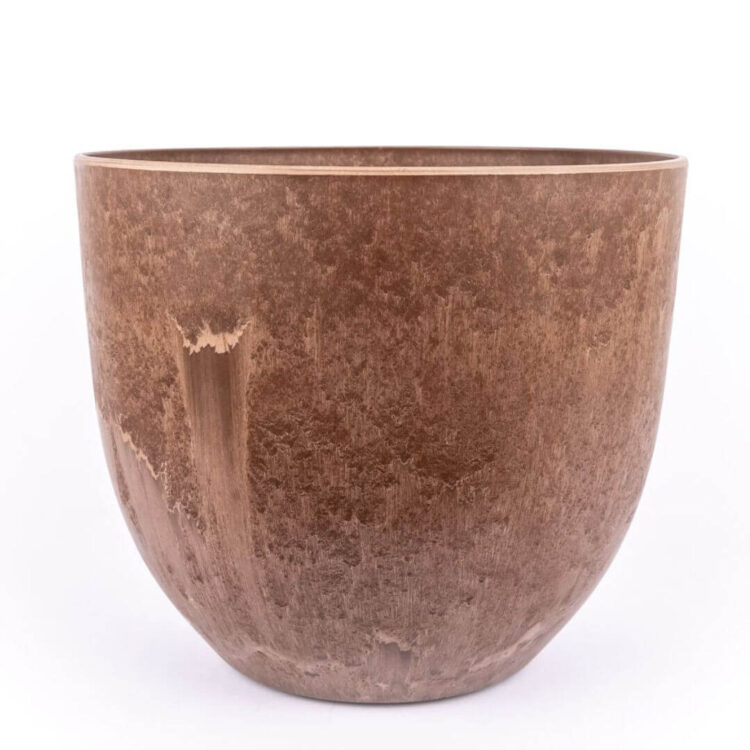 Roestkleurige ronde pot van kunststof