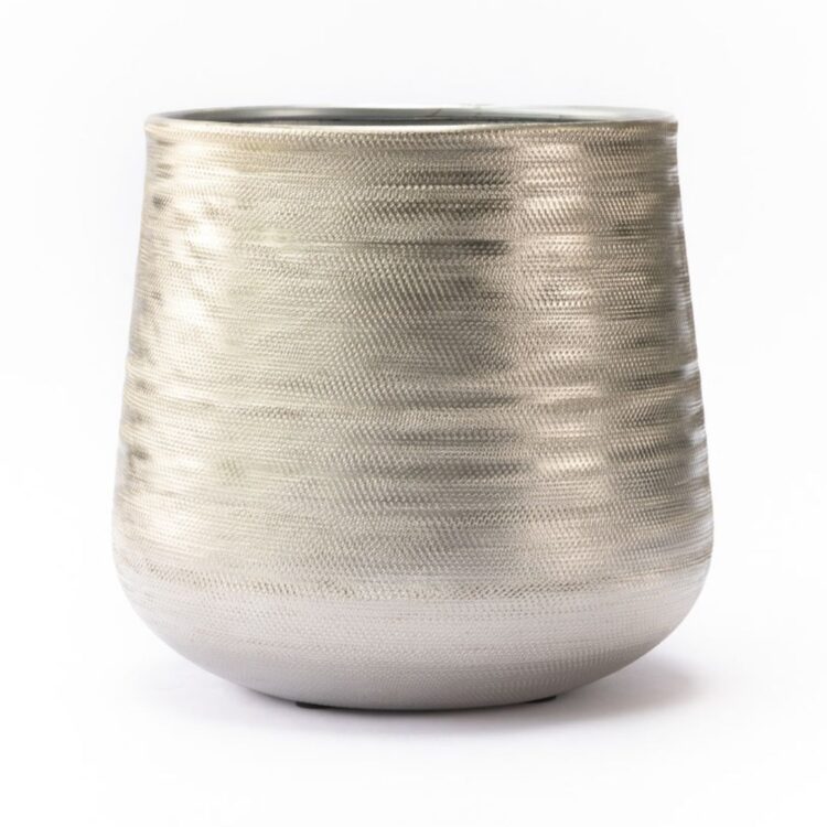 Zilverkleurige ronde pot van metaal